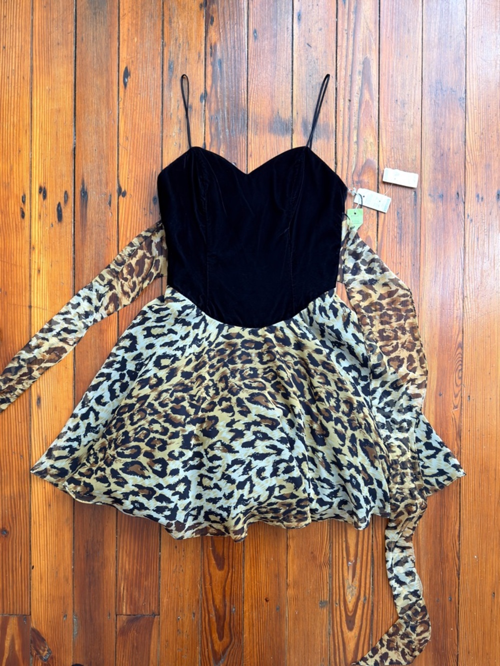 Gantos De Laru by Linda Bernell velvet sweetheart neck animal print tulle dress